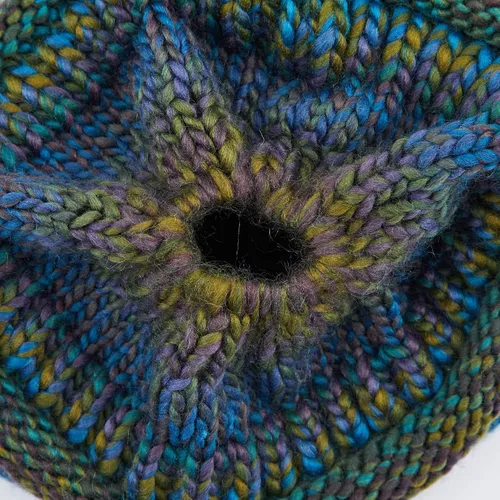 Miniatura 4 de C.C Exclusives - Gorro de invierno para mujer con agujero para coleta o moño, gorro beanie para mujer (MB-20A)