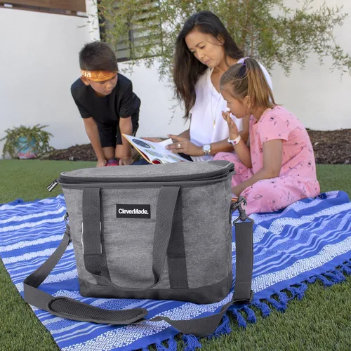 Miniatura 8 de CleverMade - Bolsa enfriadora aislada plegable – Enfriador suave a prueba de fugas para 30 latas para playa, viaje, automóvil – Correa para hombro
