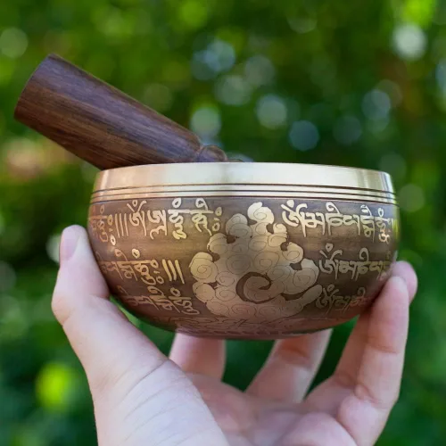 Miniatura 6 de Juego de cuencos tibetanos cantadores – Grado maestro de bronce con tono puro y arte Thangka – Hecho a mano en Nepal por Himalayan Bazaar