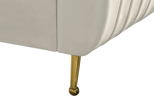 Miniatura 8 de Meridian Furniture Colección moderna Zara Cama tapizada de terciopelo contemporáneo con acolchonamiento de canal profundo y patas doradas a Crema
