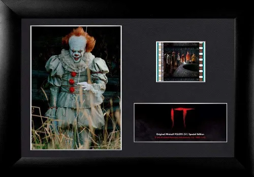 Miniatura 6 de FILMCELLS Trend Setters - IT - Pennywise The Dancing Clown y Georgie - Presentación de escritorio MiniCell de 7 x 5 pulgadas, con clip de película