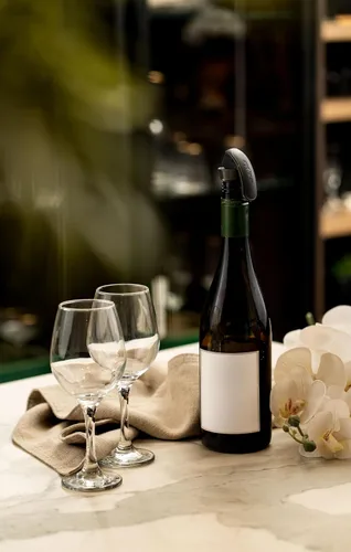 Miniatura 6 de Zyliss Juego de 2 tapones para botellas, selladores reutilizables a prueba de fugas para vino y bebidas con asas ergonómicas de paja de trigo, sello
