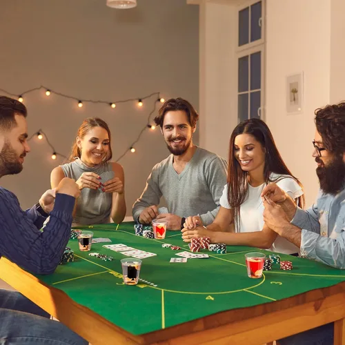 Miniatura 4 de Zubebe 72 vasos de chupito de casino de 2 onzas de plástico, vasos de casino de póquer para fiestas temáticas de Las Vegas, suministros de póquer
