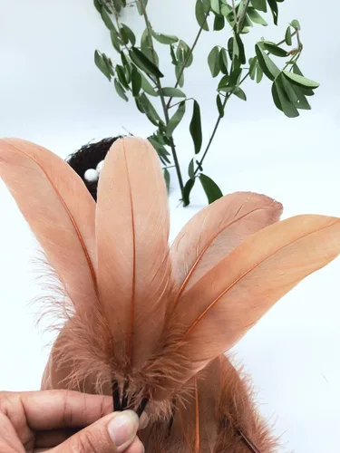 Miniatura 3 de 100 plumas de ganso marrón de 6 a 8 pulgadas para decoración de otoño, manualidades, ropa de cosplay, sombreros, accesorios, atrapasueños, Café