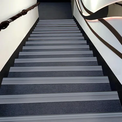Miniatura 6 de Trimold Escalera antideslizante de vinilo para escaleras, autoadhesivo, antideslizante, peldaños de goma flexible, protector de bordes, moldura