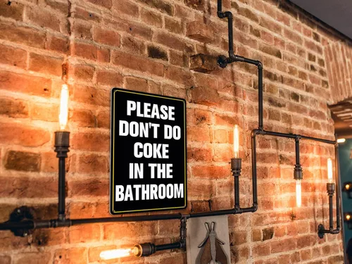 Miniatura 6 de Divertida decoración de baño, bandera de metal para dormitorio universitario, Please Don't Do Coke in The Bath, 12 x 8 pulgadas